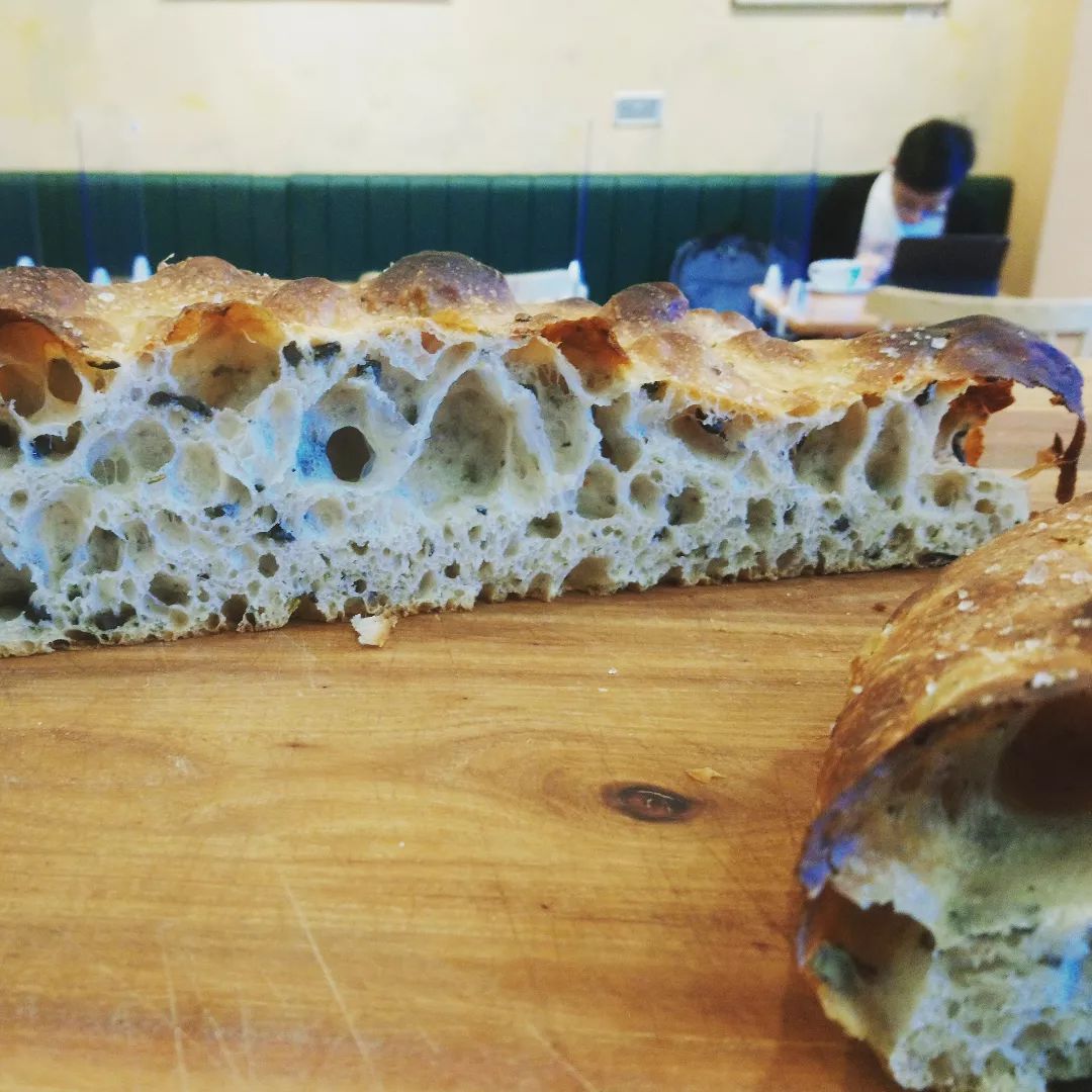 迷迭香橄欖佛卡夏 Rosemary and olives focaccia 200g