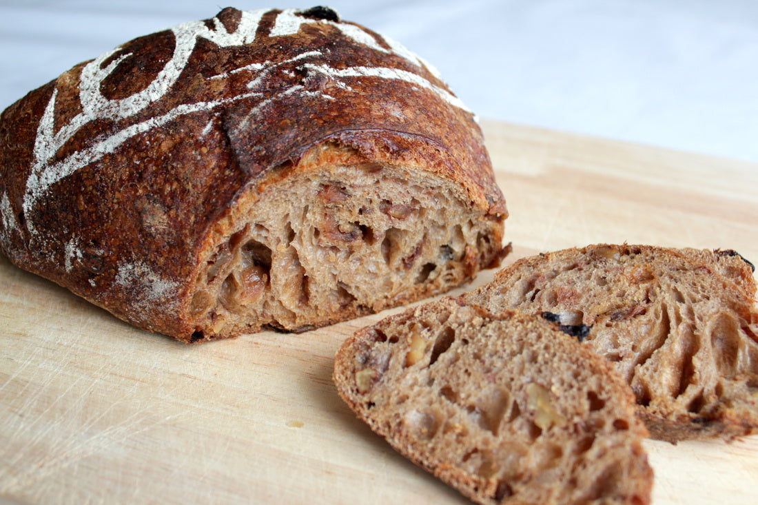 黑糖桂圓合桃酸種麵包 Sourdough molasses longan and walnut
